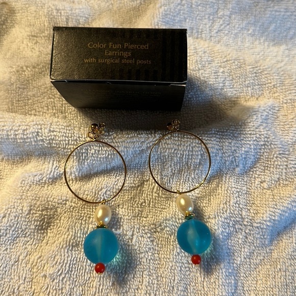 Avon Jewelry - Avon Vintage 1993 Color Fun Pierced Earrings